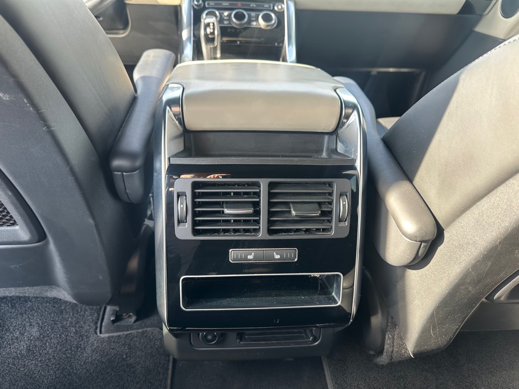 Photo 17 of this LAND ROVER RANGE ROVER SPO