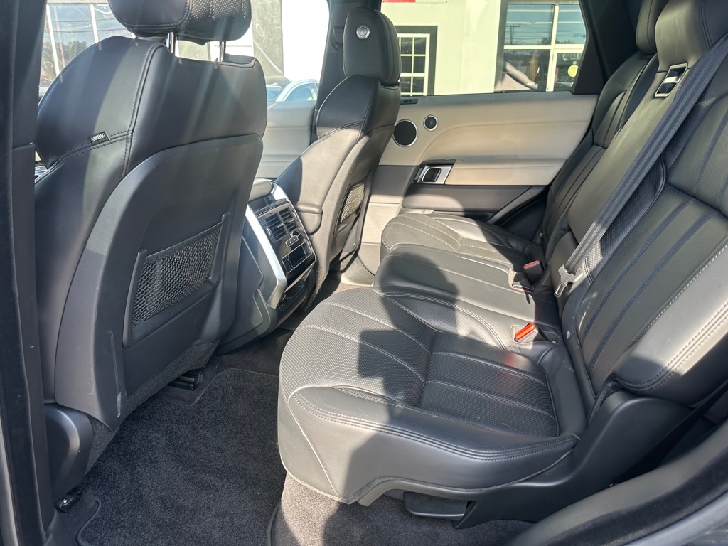 Photo 15 of this LAND ROVER RANGE ROVER SPO