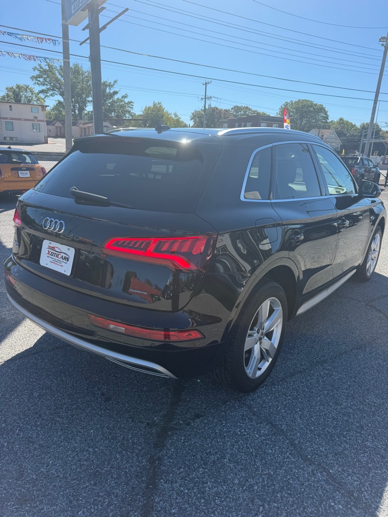 Photo 6 of this AUDI Q5