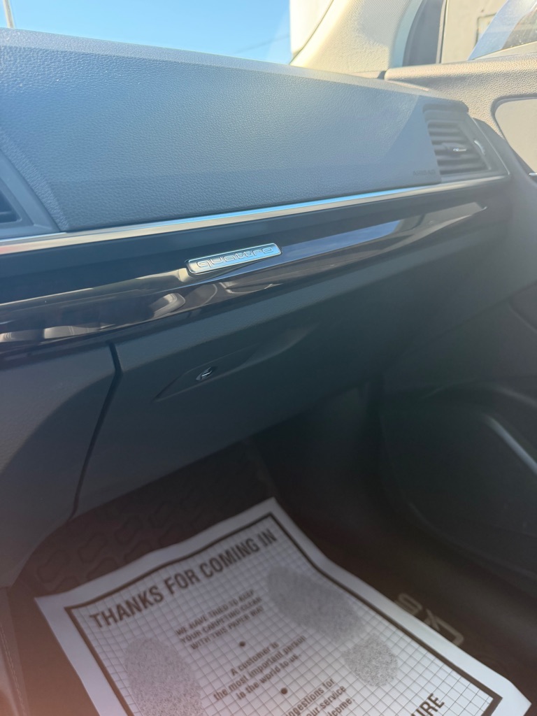 Photo 16 of this AUDI Q5
