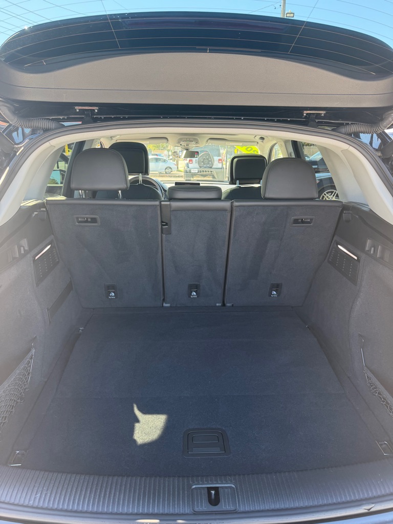 Photo 8 of this AUDI Q5