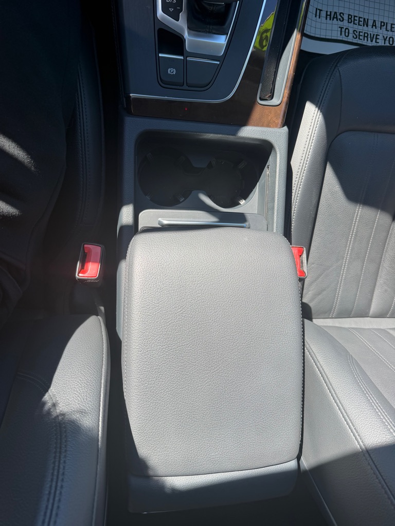 Photo 19 of this AUDI Q5