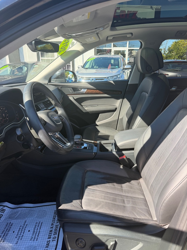 Photo 12 of this AUDI Q5