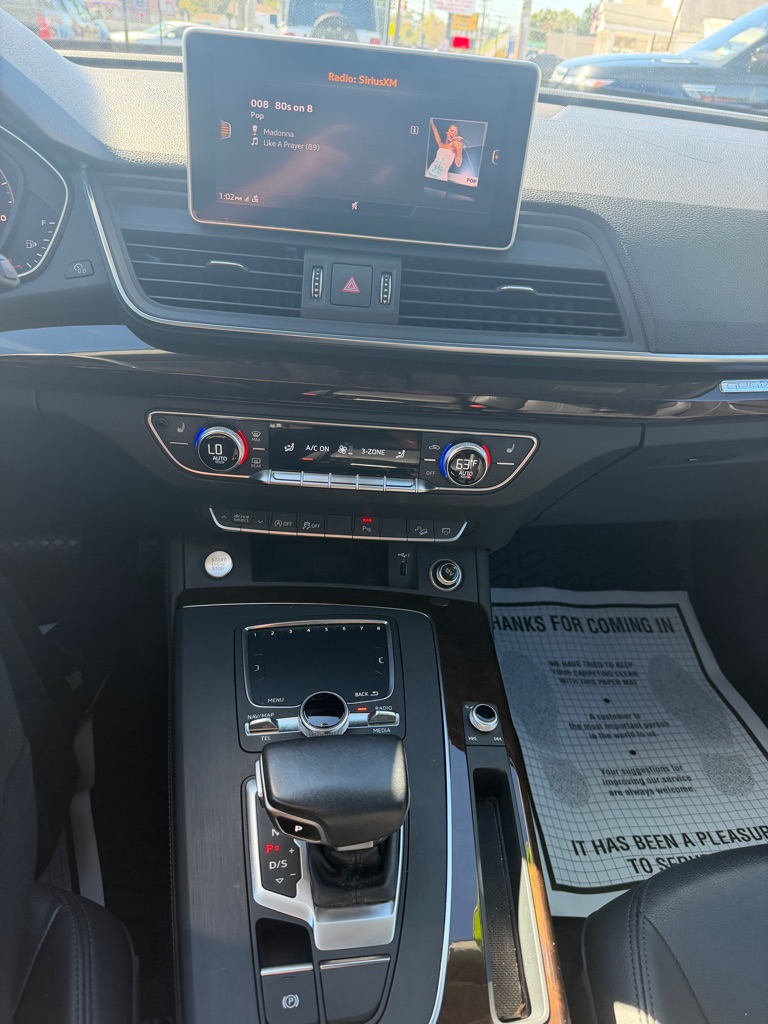 Photo 18 of this AUDI Q5