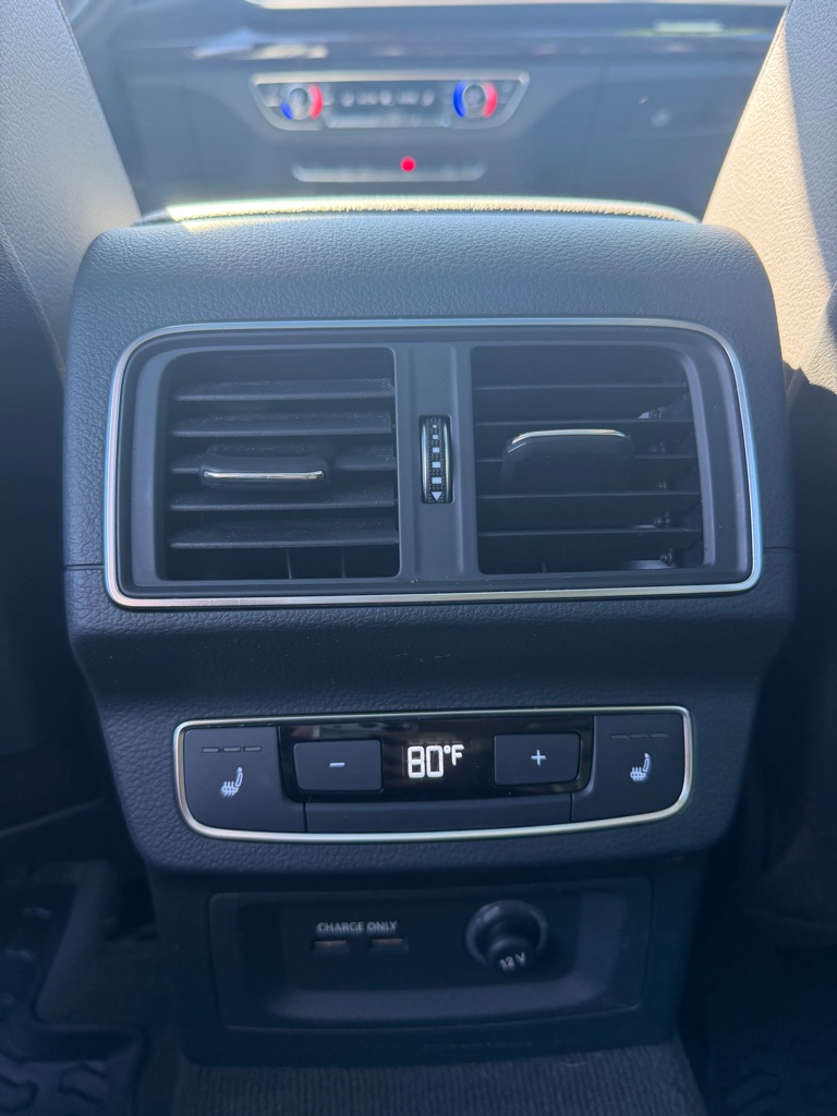 Photo 22 of this AUDI Q5