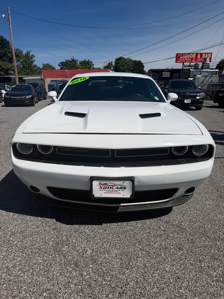 Photo 3 of this DODGE CHALLENGER