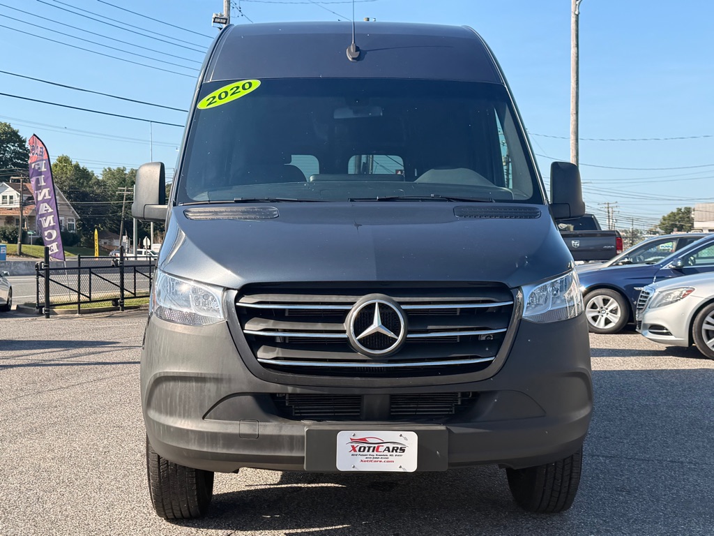 Photo 3 of this MERCEDES-BENZ SPRINTER