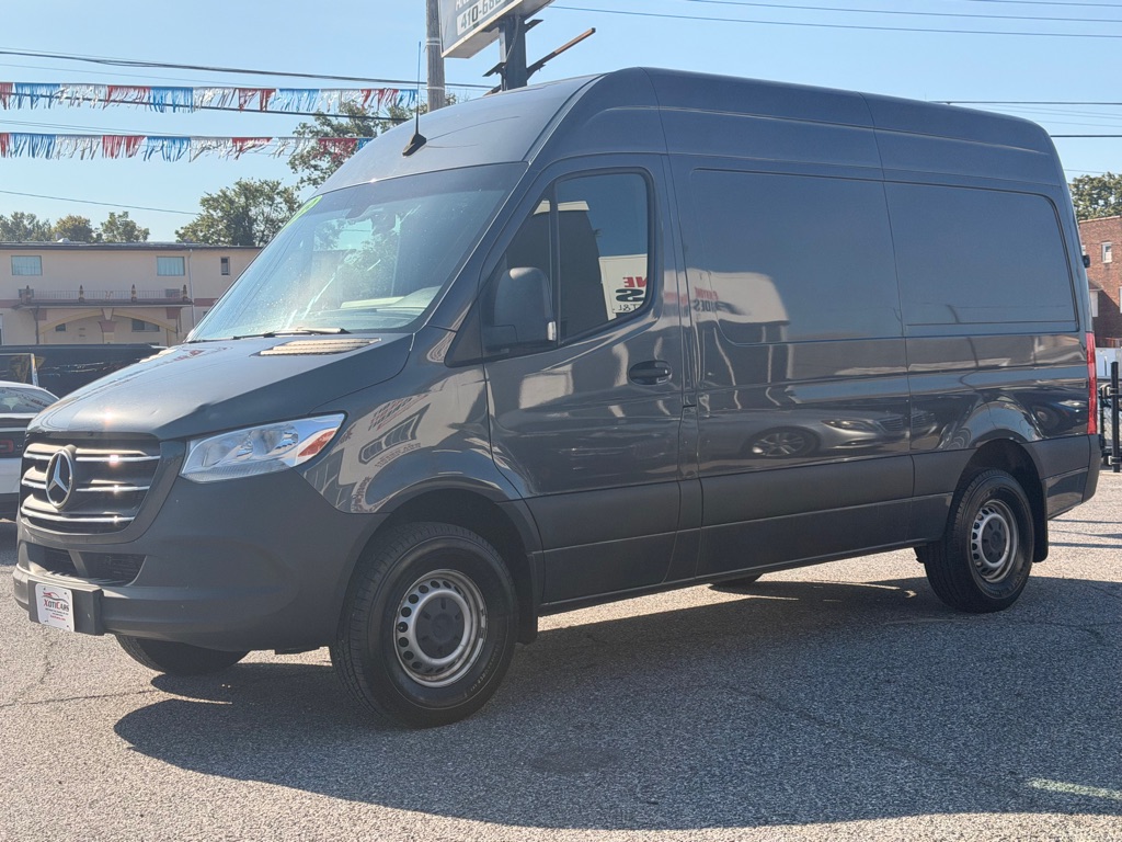 Photo 5 of this MERCEDES-BENZ SPRINTER