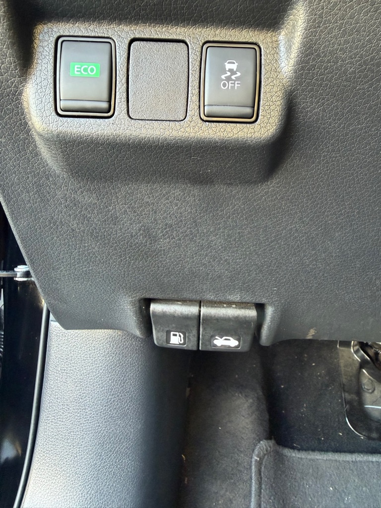 Photo 14 of this NISSAN SENTRA