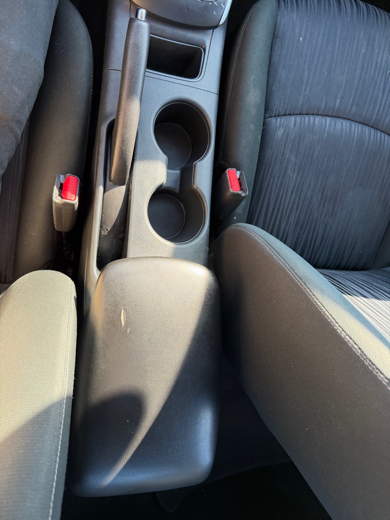 Photo 18 of this NISSAN SENTRA