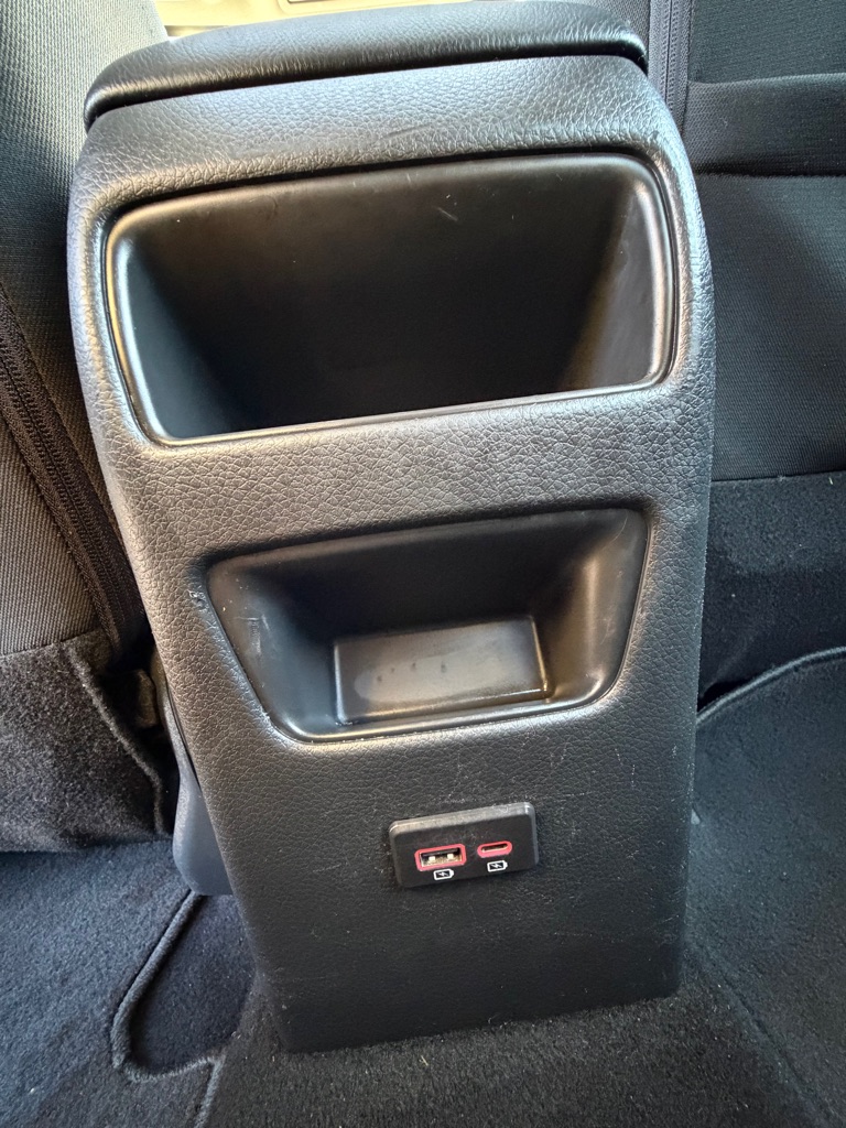 Photo 23 of this NISSAN SENTRA