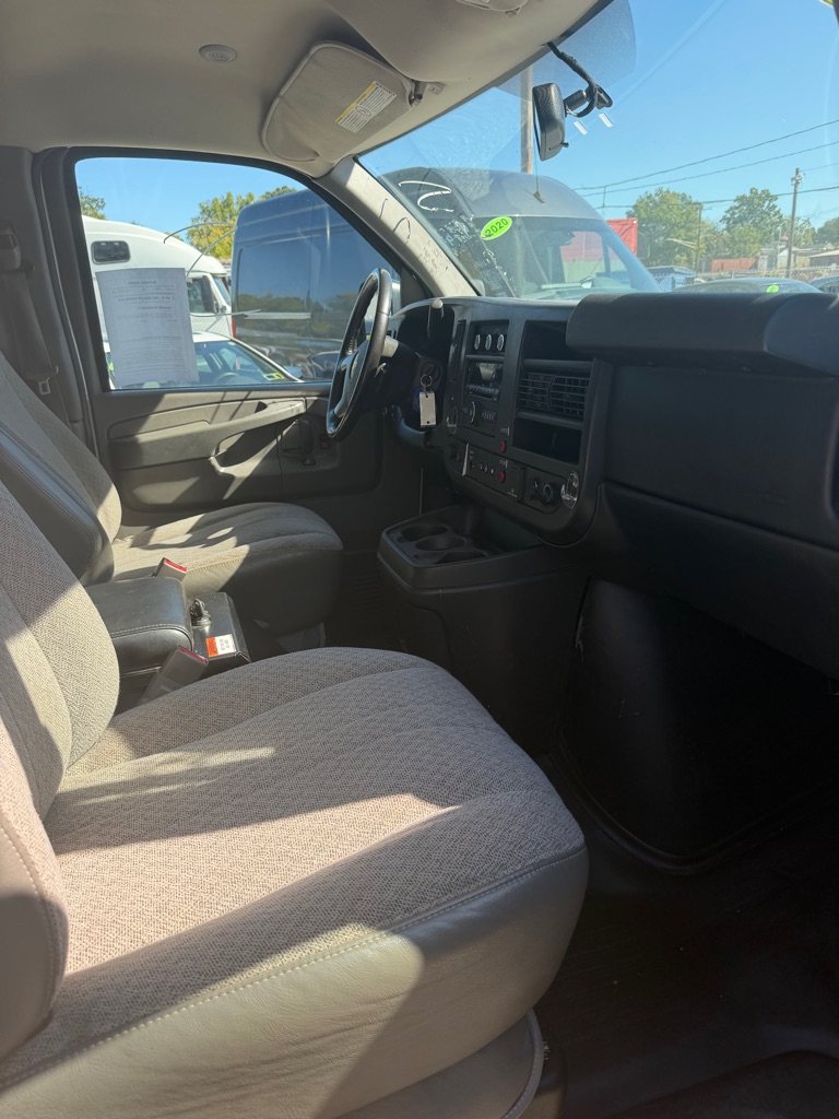 Photo 14 of this CHEVROLET EXPRESS