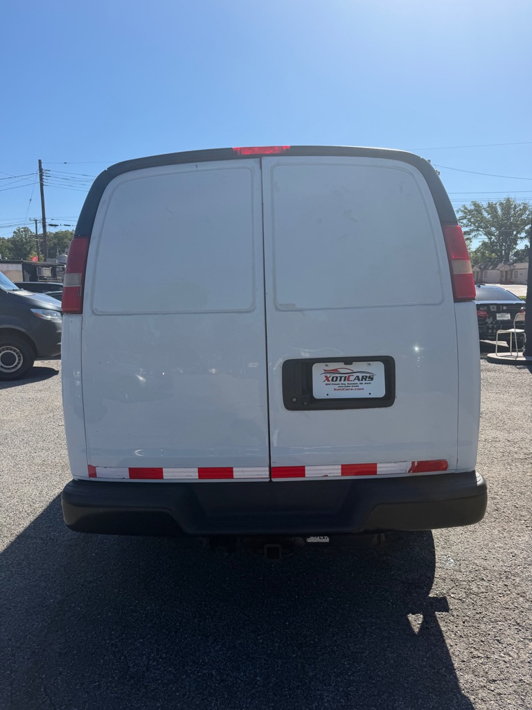 Photo 5 of this CHEVROLET EXPRESS