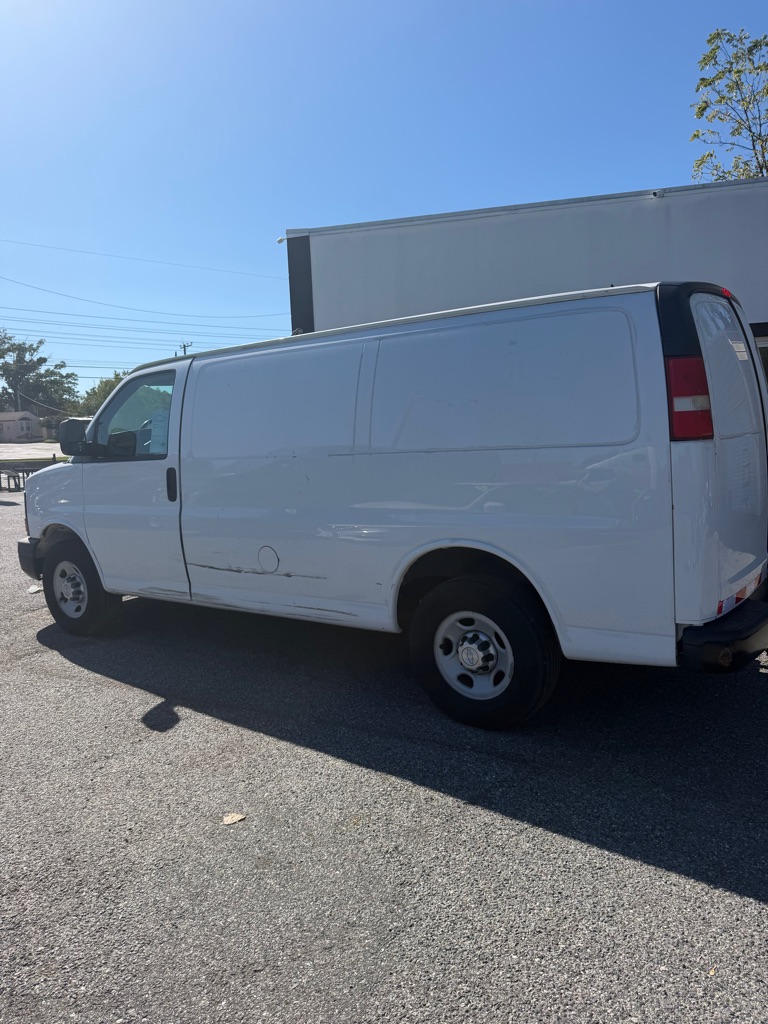 Photo 6 of this CHEVROLET EXPRESS