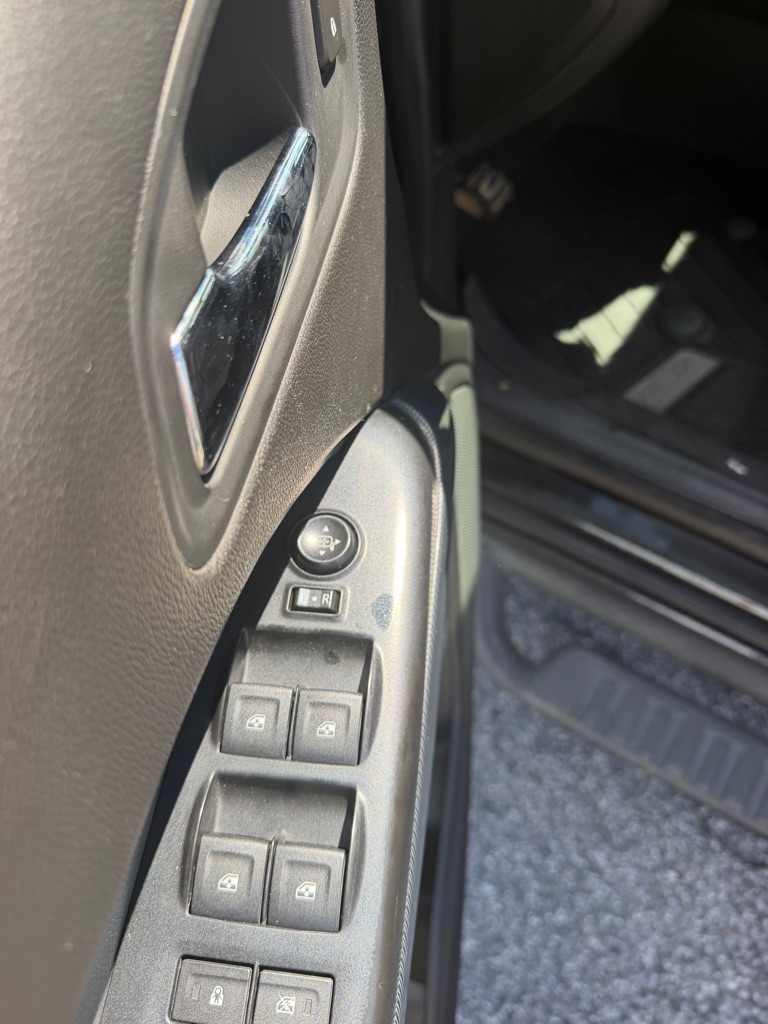 Photo 21 of this CHEVROLET COLORADO