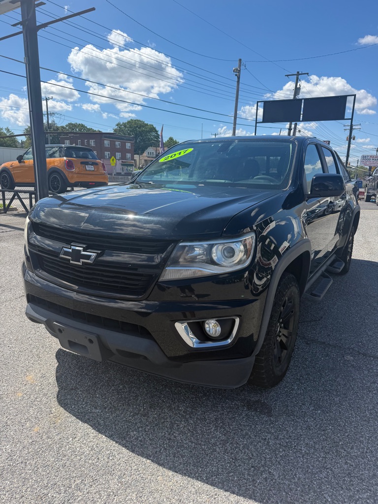 Photo 2 of this CHEVROLET COLORADO