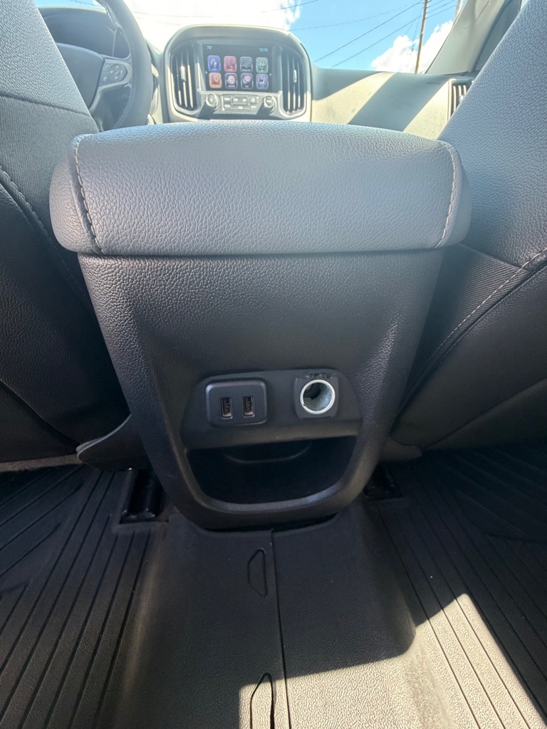 Photo 23 of this CHEVROLET COLORADO