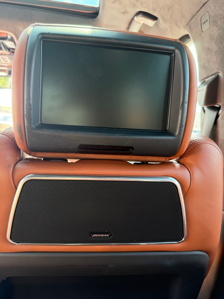 Photo 25 of this LAND ROVER RANGE ROVER