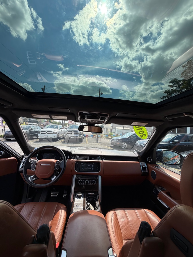 Photo 24 of this LAND ROVER RANGE ROVER