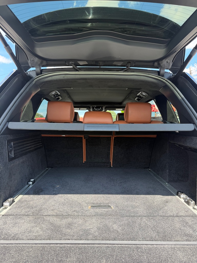 Photo 9 of this LAND ROVER RANGE ROVER