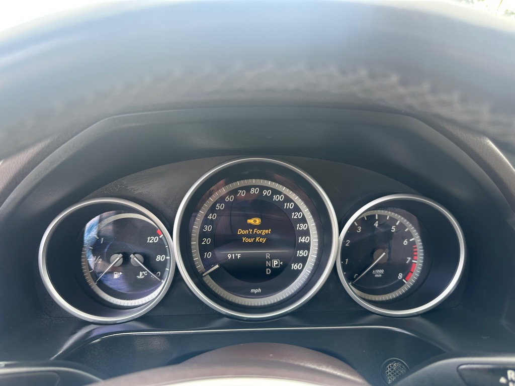 Photo 9 of this MERCEDES-BENZ E-CLASS