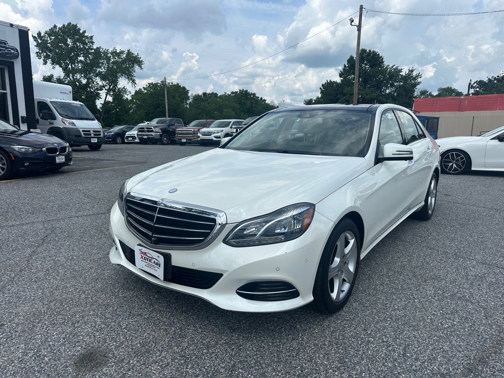 Photo 2 of this MERCEDES-BENZ E-CLASS