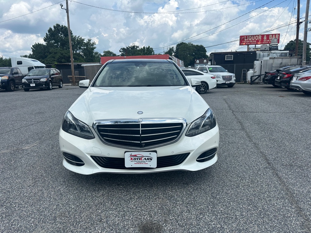 Photo 3 of this MERCEDES-BENZ E-CLASS