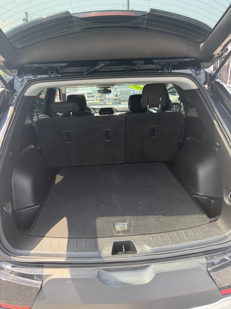 Photo 18 of this CHEVROLET BLAZER