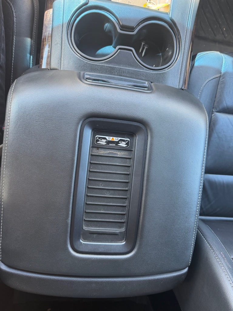 Photo 19 of this CHEVROLET TAHOE