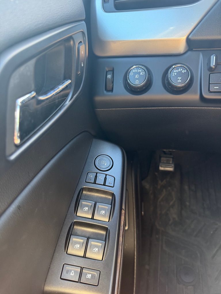 Photo 15 of this CHEVROLET TAHOE