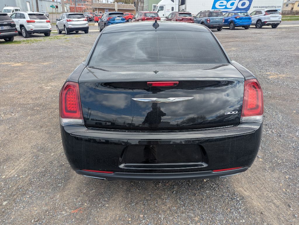 2018 CHRYSLER 300