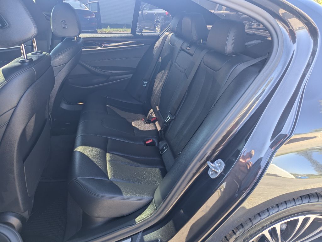 2019 BMW 530