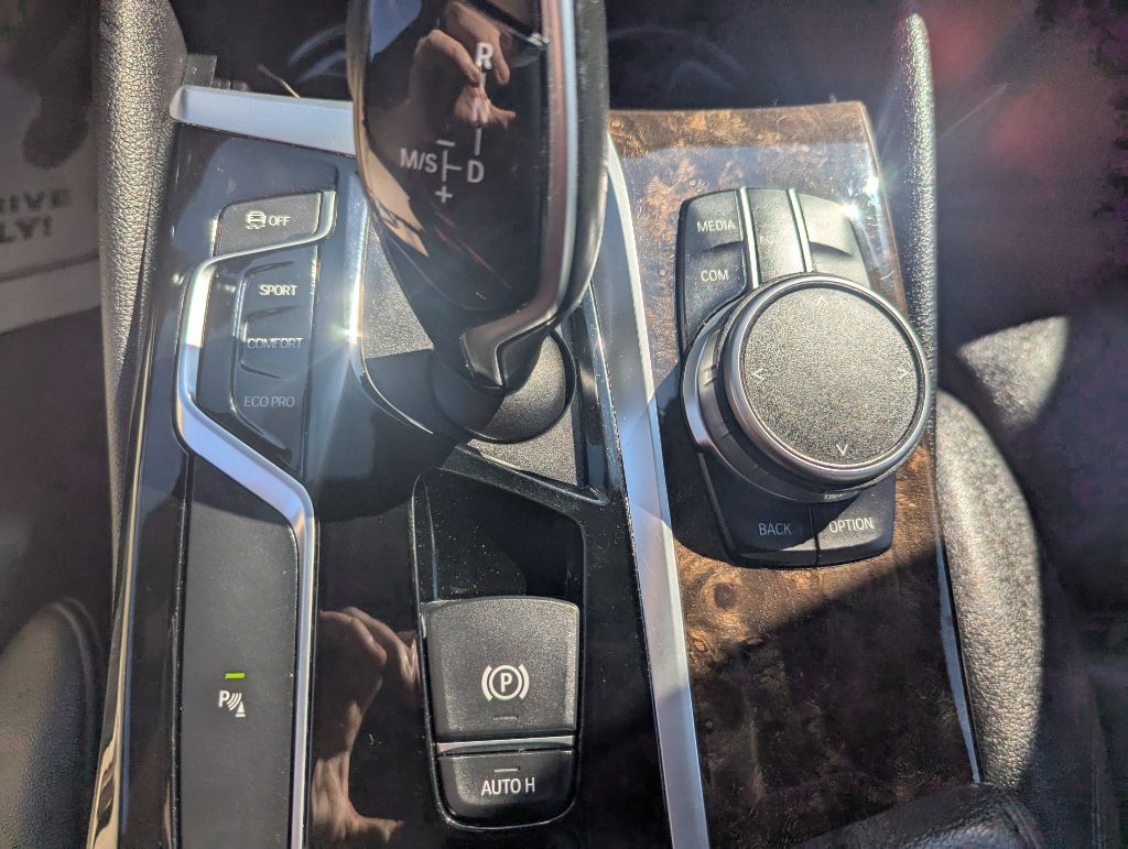 2019 BMW 530