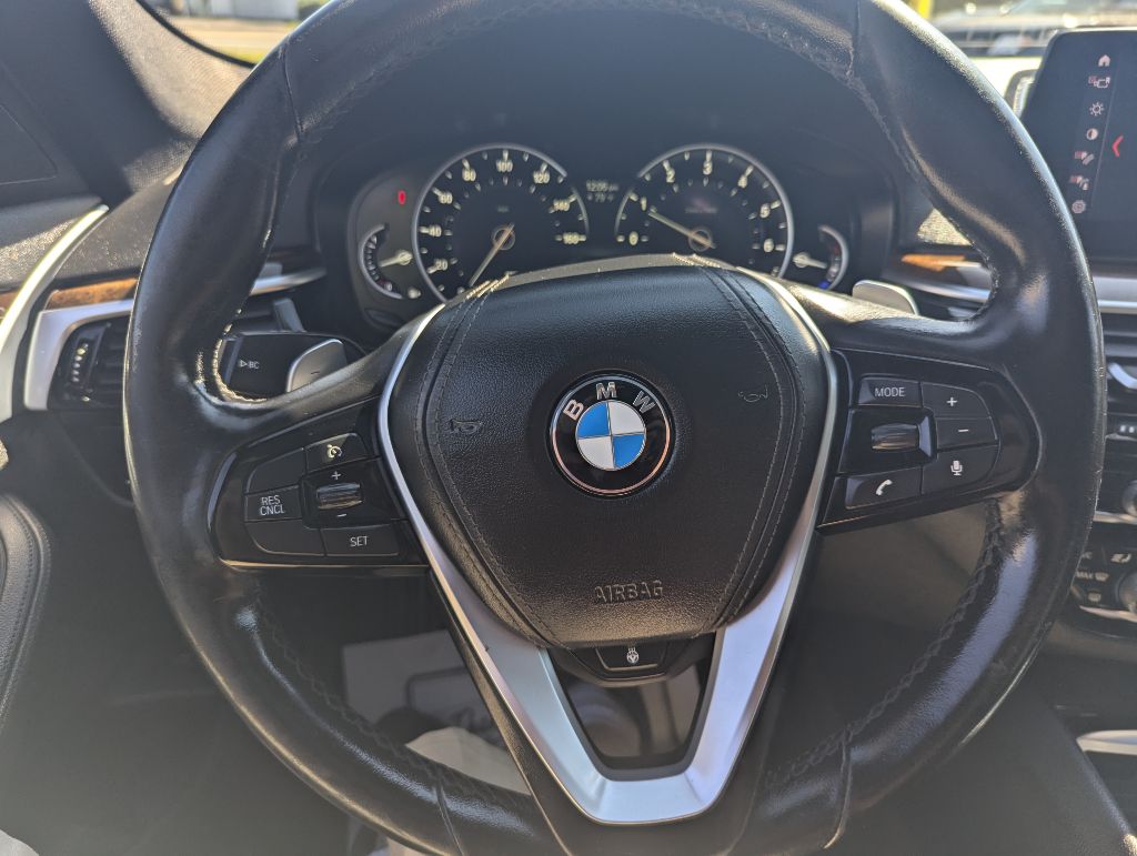2019 BMW 530
