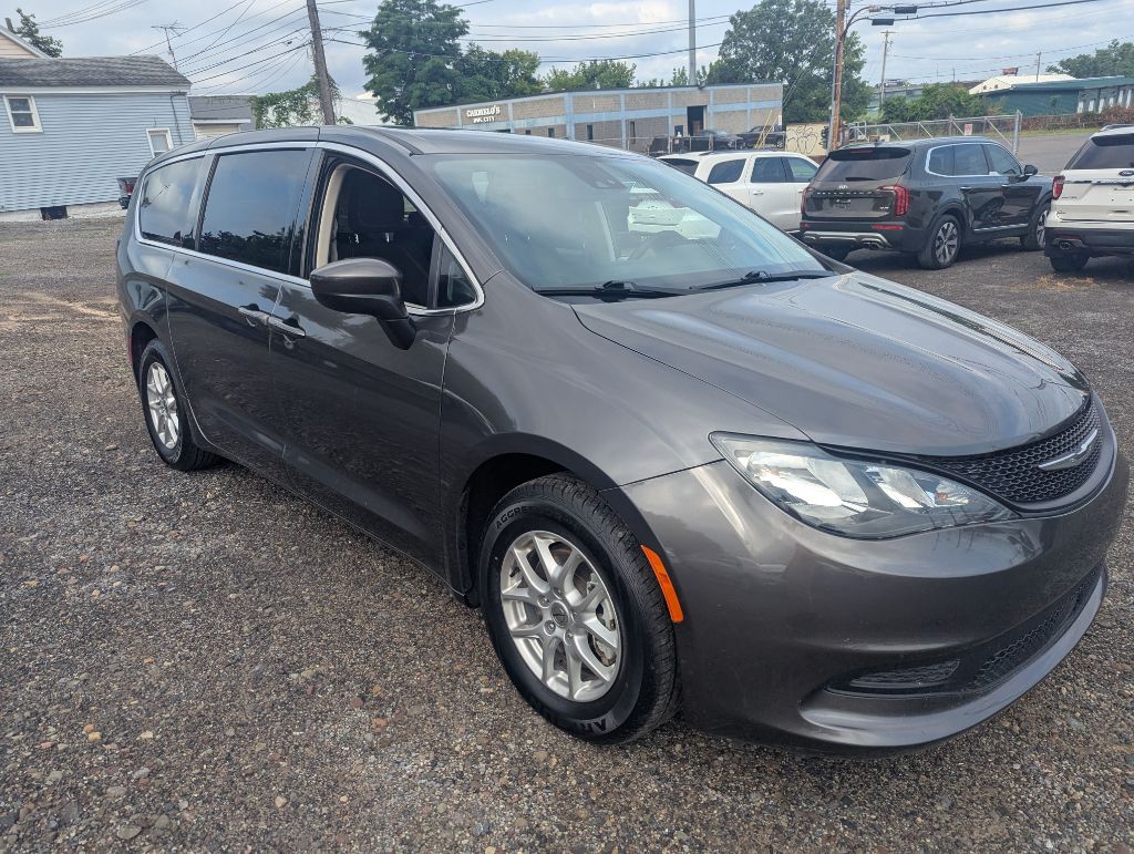 2023 CHRYSLER VOYAGER