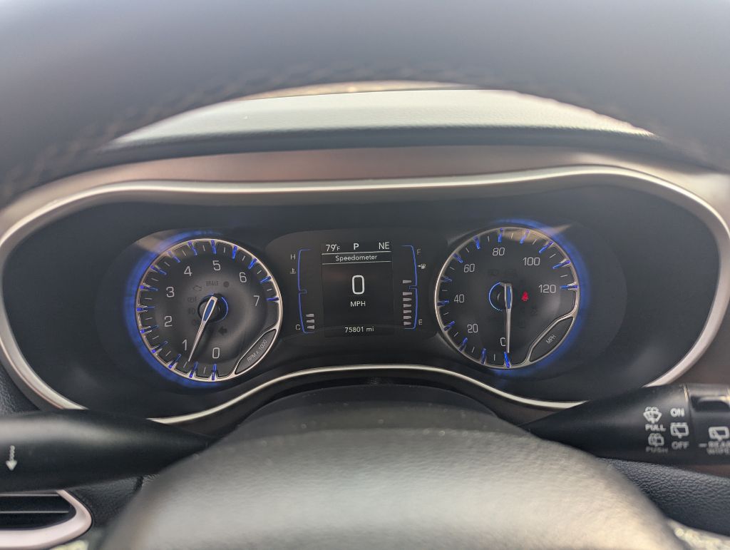 2023 CHRYSLER VOYAGER