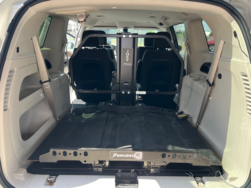 2017 Chrysler Pacifica Touring - Photo 8