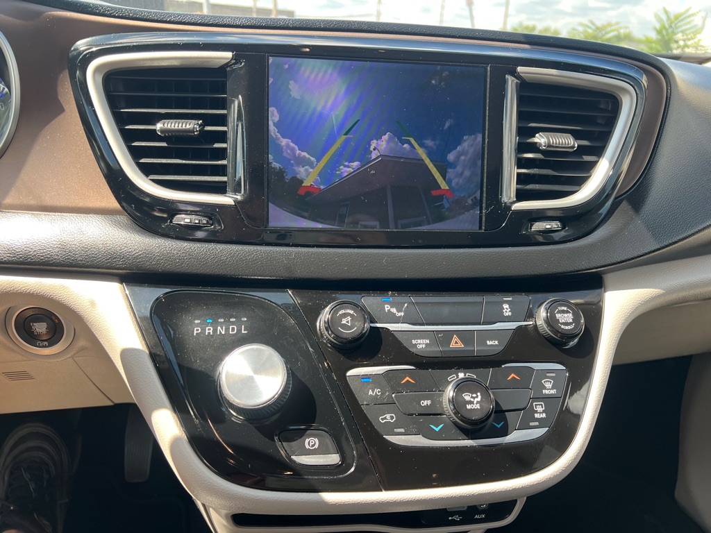 2017 Chrysler Pacifica Touring - Photo 16