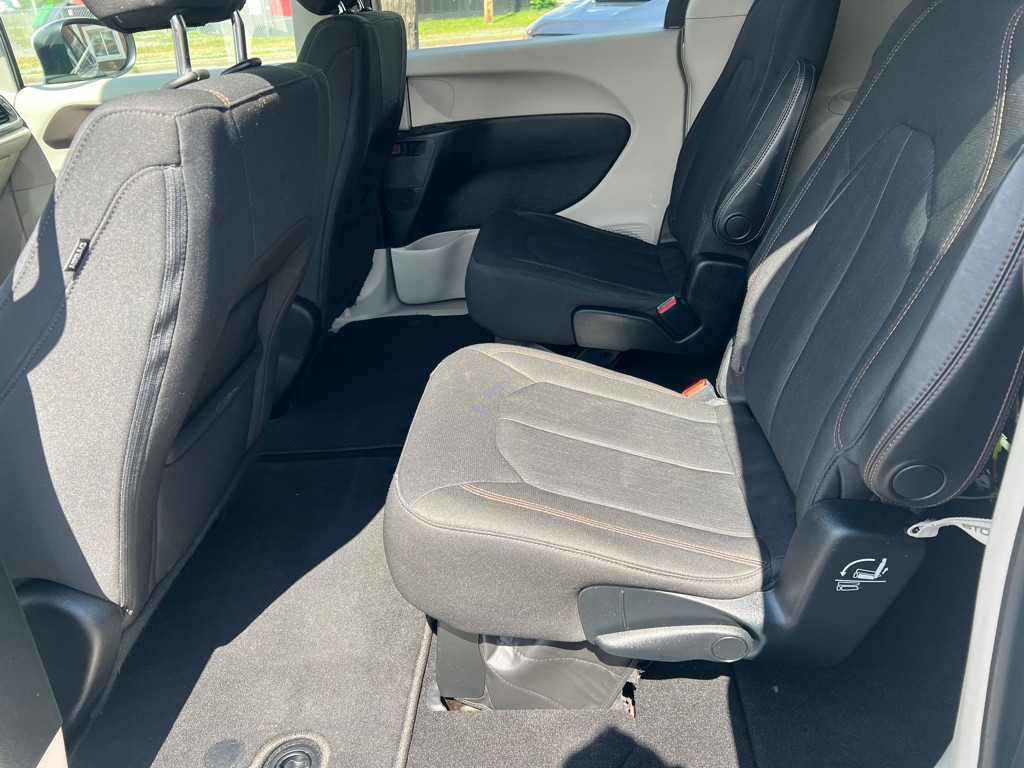 2017 Chrysler Pacifica Touring - Photo 7
