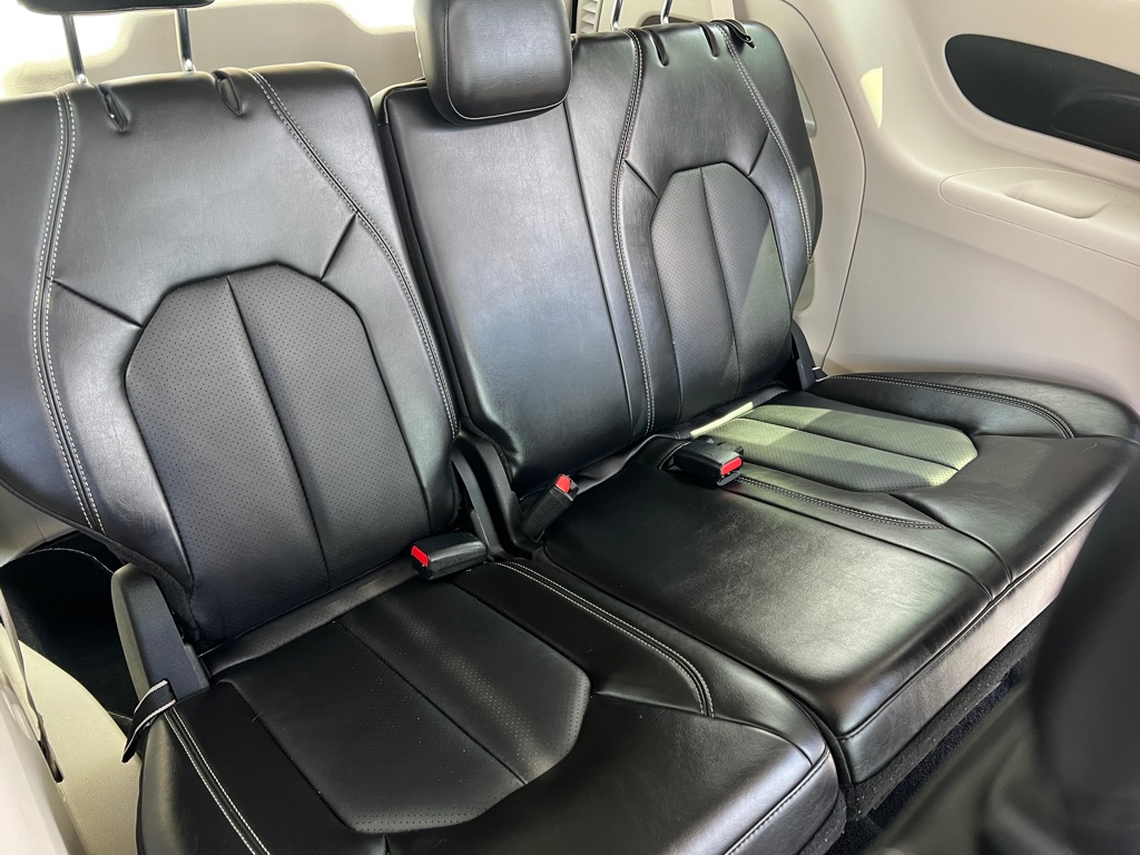 2024 Chrysler Pacifica Touring L - Photo 13