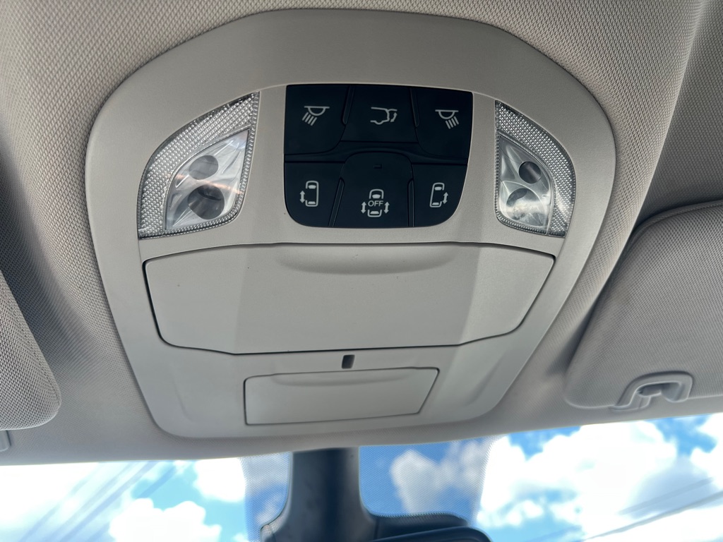2024 Chrysler Pacifica Touring L - Photo 17