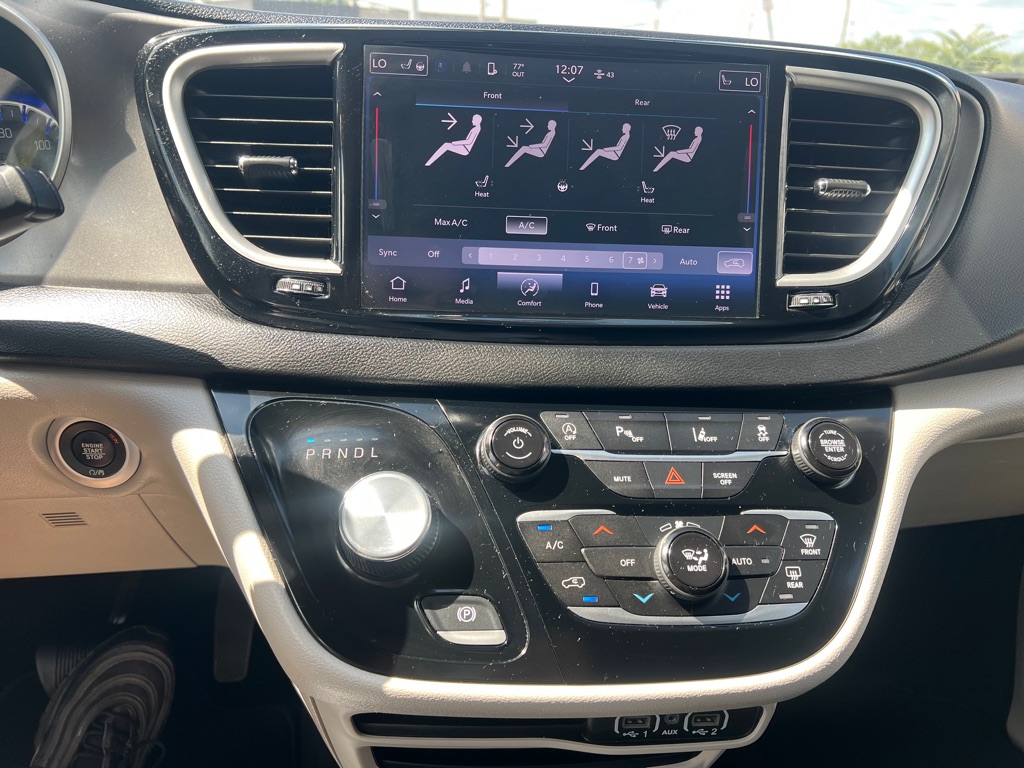 2024 Chrysler Pacifica Touring L - Photo 16