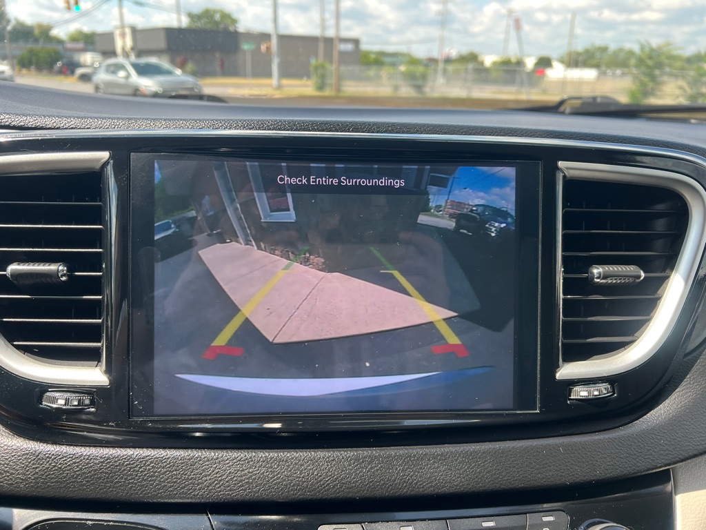 2024 Chrysler Pacifica Touring L - Photo 15