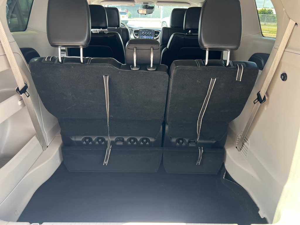 2024 Chrysler Pacifica Touring L - Photo 8
