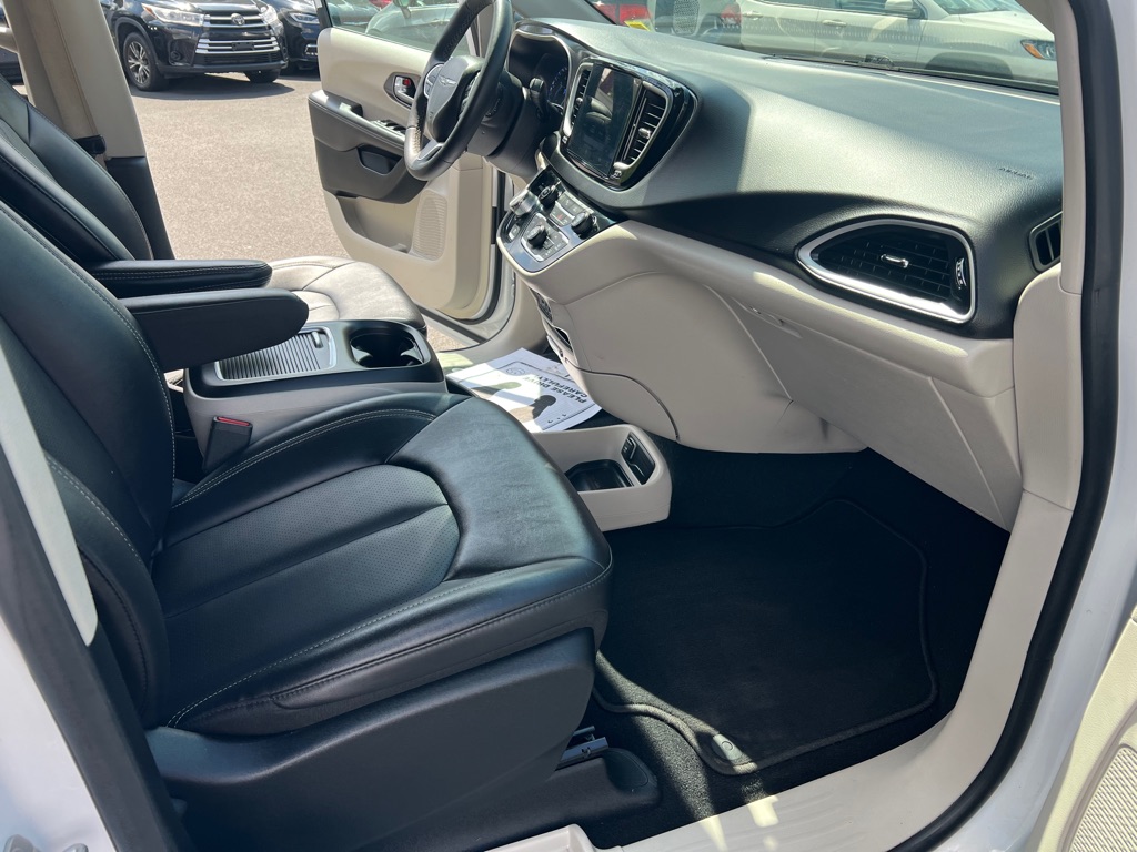 2024 Chrysler Pacifica Touring L - Photo 10