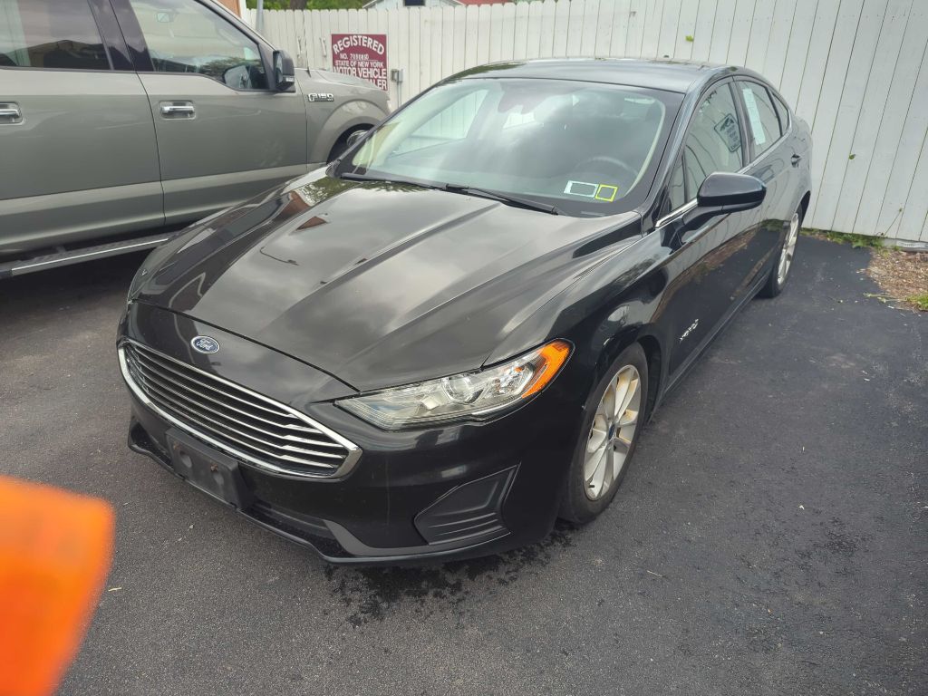 2019 Ford Fusion SE's photo