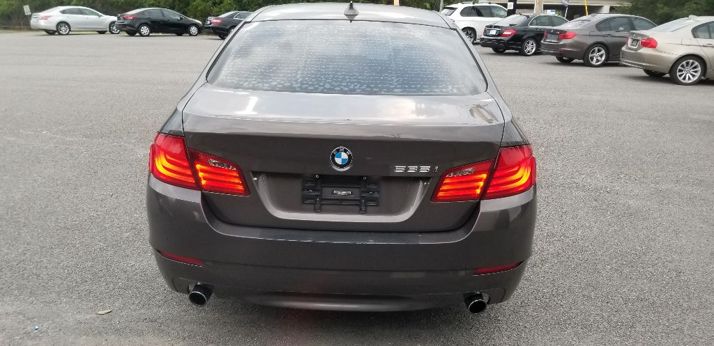 Photo 8 of this BMW 5 SERIES