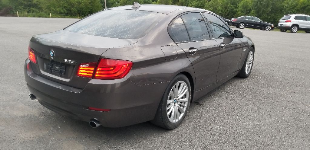 Photo 6 of this BMW 5 SERIES