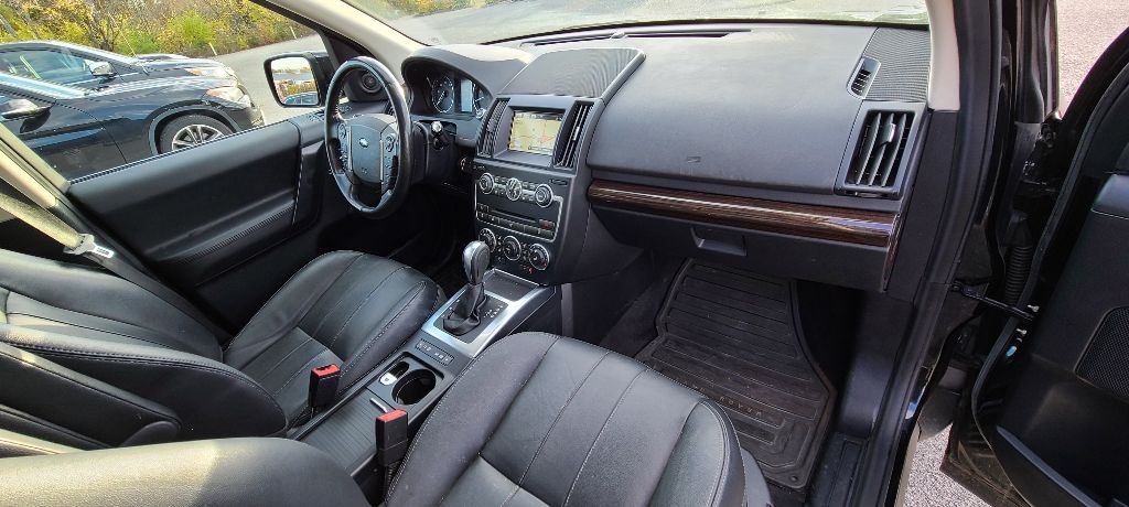 Photo 19 of this LAND ROVER LR2