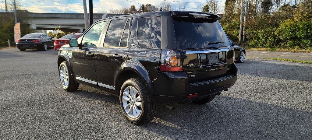 Photo 7 of this LAND ROVER LR2